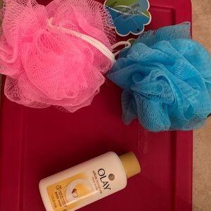 2x Bath Sponge + OLAY Body Wash